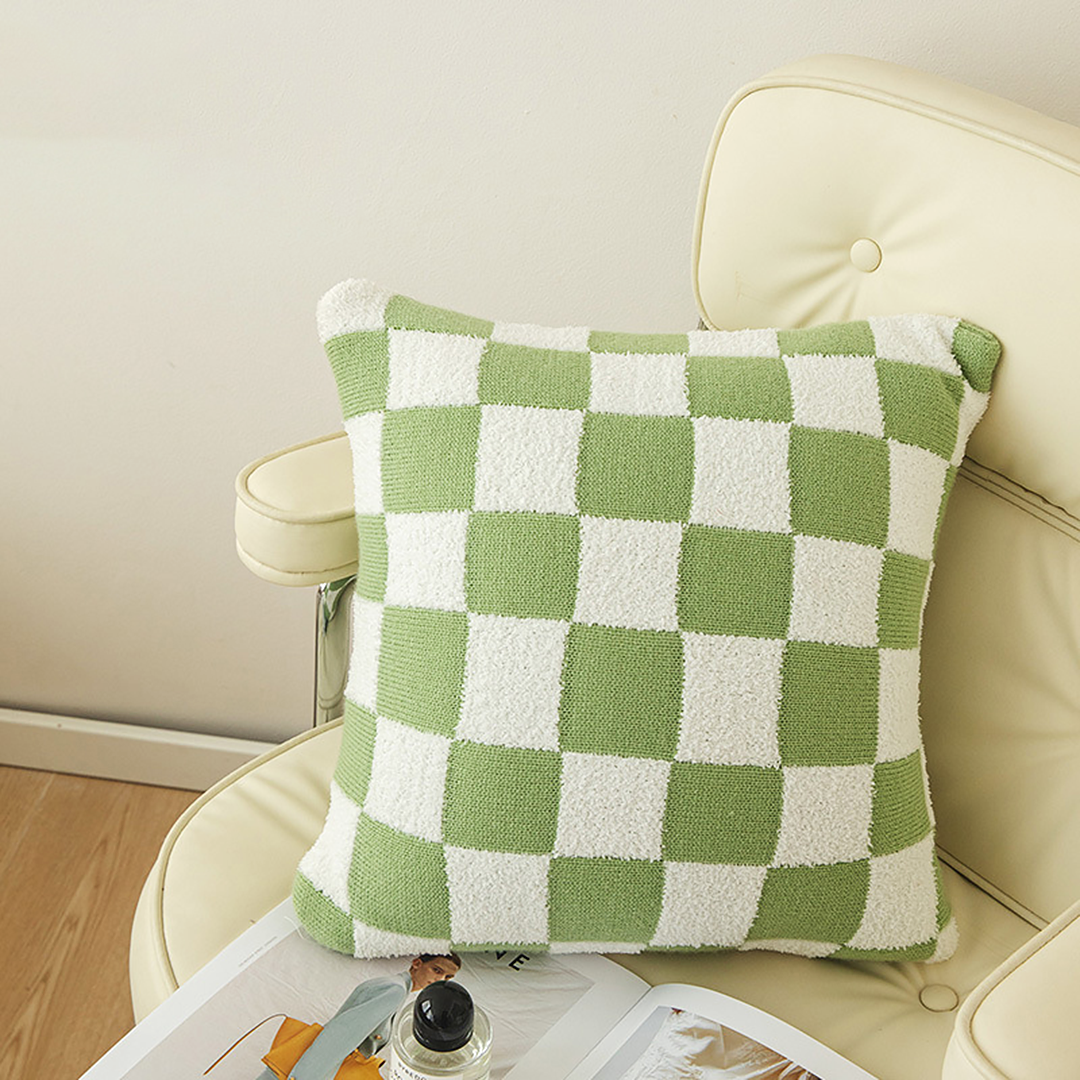 Lily checkered cushion cover